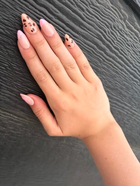 Leopard Pink nail design