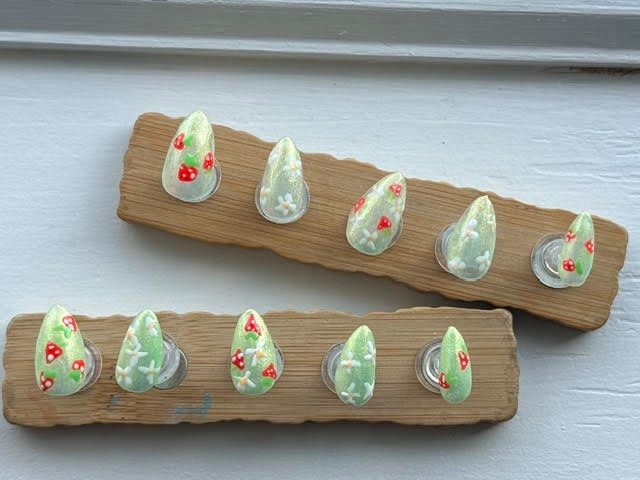Strawberry Daisy press-on nail set by Prepped by Elle